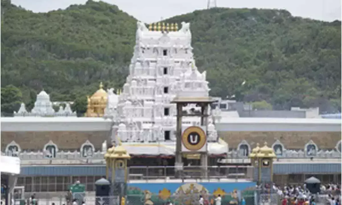 Tirumala में श्रद्धालुओं को दर्शन के लिए करना पड़ रहा लंबा इंतजार