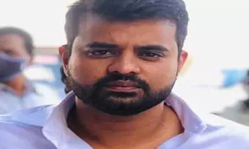 SC ने सेक्स स्कैंडल मामले में प्रज्वल रेवन्ना की जमानत याचिका खारिज की SC ने सेक्स स्कैंडल मामले में प्रज्वल रेवन्ना की जमानत याचिका खारिज की