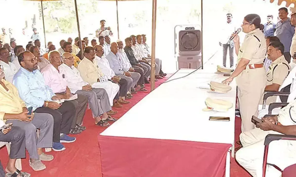 Police ने लोगों को साइबर सुरक्षा के बारे में जागरूक किया