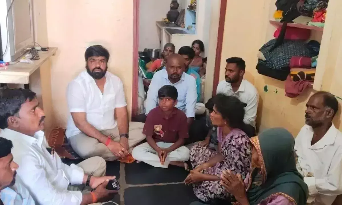 Telangana: नाबालिग लड़की के परिवार के लिए न्याय की मांग
