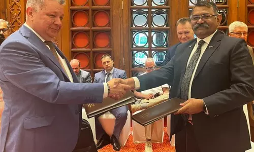 BDL ने पैंटिर वायु रक्षा प्रणालियों पर सहयोग के लिए रूस की रोसोबोरोनएक्सपोर्ट के साथ MoU पर हस्ताक्षर किए BDL ने पैंटिर वायु रक्षा प्रणालियों पर सहयोग के लिए रूस की रोसोबोरोनएक्सपोर्ट के साथ MoU पर हस्ताक्षर किए