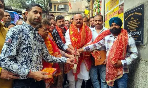 Jammu: युद्धवीर ने वार्ड 7 में 60 लाख रुपये के विकास कार्यों का शुभारंभ किया Jammu: युद्धवीर ने वार्ड 7 में 60 लाख रुपये के विकास कार्यों का शुभारंभ किया