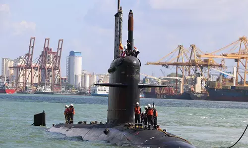 INS वेला कोलंबो बंदरगाह पर पहुंचा INS वेला कोलंबो बंदरगाह पर पहुंचा
