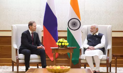 रूस के प्रथम उपप्रधानमंत्री डेनिस मंटुरोव ने PM मोदी से की सौजन्य भेंट रूस के प्रथम उपप्रधानमंत्री डेनिस मंटुरोव ने PM मोदी से की सौजन्य भेंट