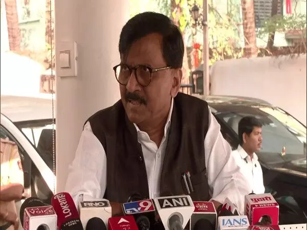 Sanjay Raut ने चुनाव से पहले महाराष्ट्र में बड़ी मात्रा में धन वितरण का आरोप लगाया