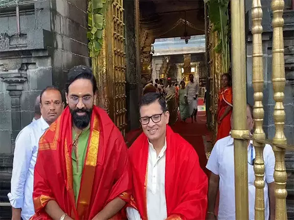 Vishnu Manchu ने तिरुमाला मंदिर में पूजा-अर्चना की