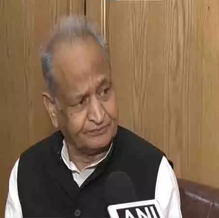 Ashok Gehlot ने चुनाव आयोग के साथ मतभेद पर उद्धव ठाकरे का समर्थन किया