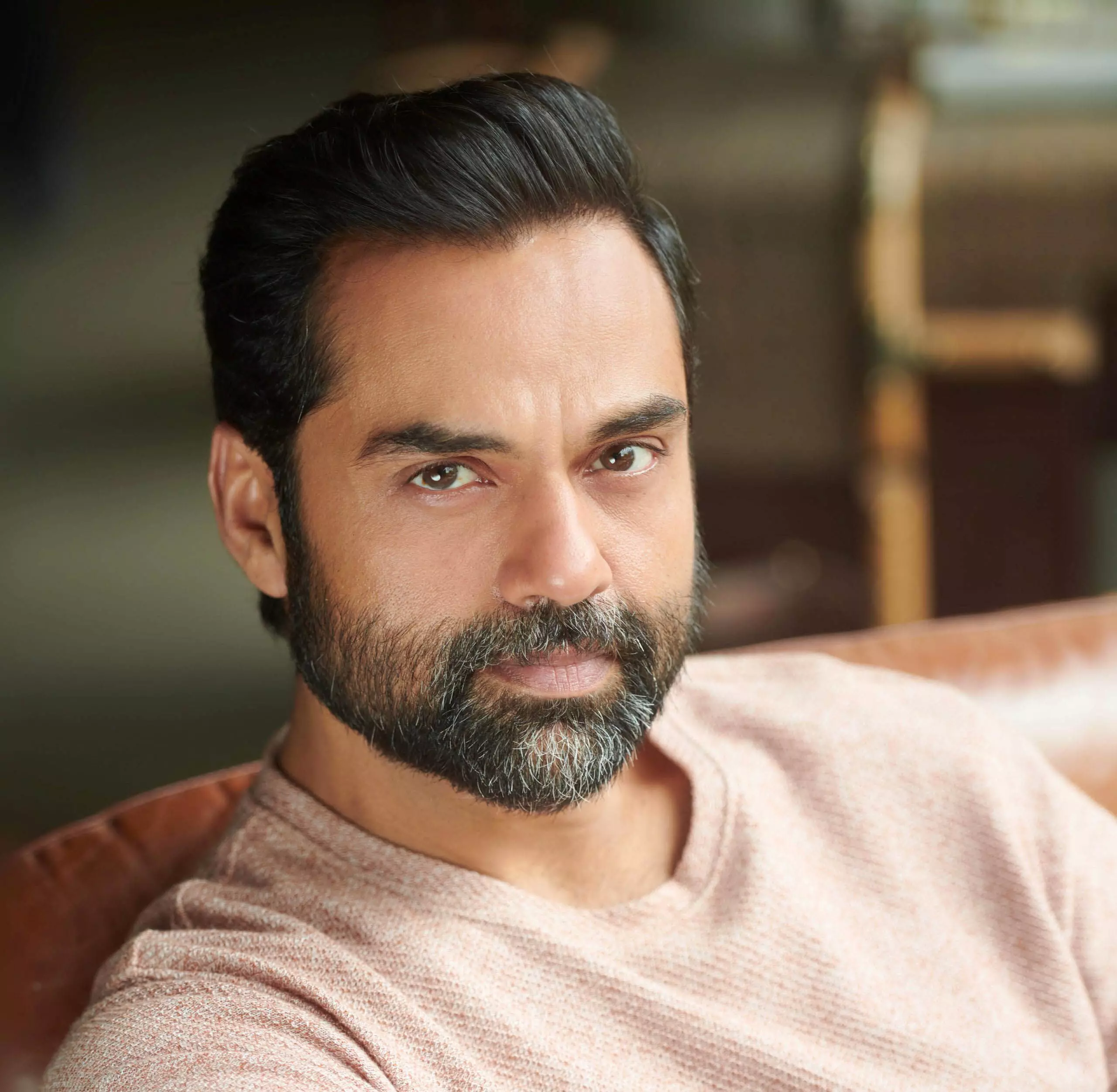 Abhay Deol को बताया गया कि भारत में लोग कम पढ़े-लिखे और गरीब