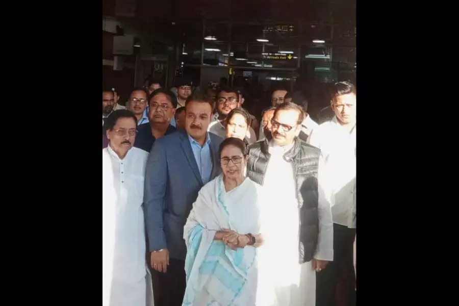 दो साल के अंतराल के बाद दार्जिलिंग लौटीं Mamata Banerjee, विकास के मुद्दों पर रहीं ध्यान दो साल के अंतराल के बाद दार्जिलिंग लौटीं Mamata Banerjee, विकास के मुद्दों पर रहीं ध्यान