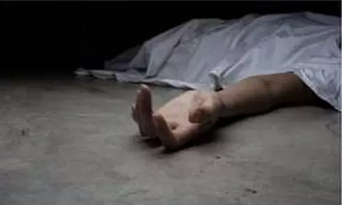 कर्ज के बोझ तले दबे पावरलूम मालिक और पत्नी ने आत्महत्या कर ली कर्ज के बोझ तले दबे पावरलूम मालिक और पत्नी ने आत्महत्या कर ली