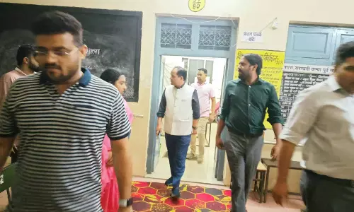 रायपुर दक्षिण में कल उपचुनाव,कलेक्टर गौरव सिंह ने देर रात किया मतदान केंद्र का निरीक्षण रायपुर दक्षिण में कल उपचुनाव,कलेक्टर गौरव सिंह ने देर रात किया मतदान केंद्र का निरीक्षण