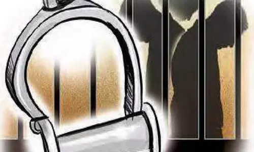 Kerala: थेनमाला नैतिक पुलिसिंग मामले में चार गिरफ्तार Kerala: थेनमाला नैतिक पुलिसिंग मामले में चार गिरफ्तार