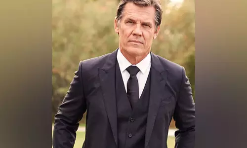 Josh Brolin ने द गूनीज के सेट पर स्टीवन स्पीलबर्ग की बस अभिनय करो सलाह को याद किया