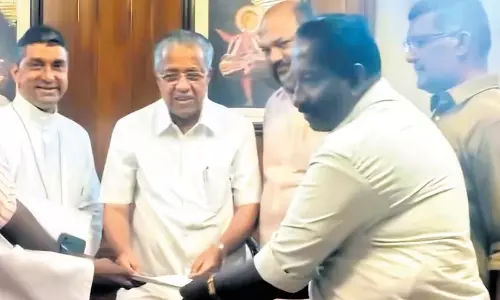 Kerala: सीएम पिनाराई ने मुनंबम मुद्दे के स्थायी समाधान का वादा किया