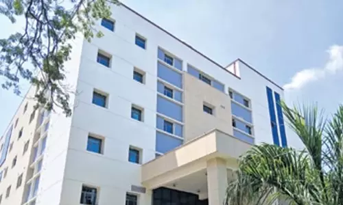 Odisha: कथित आत्महत्या के बाद बरगढ़ सरपंच की हालत गंभीर Odisha: कथित आत्महत्या के बाद बरगढ़ सरपंच की हालत गंभीर