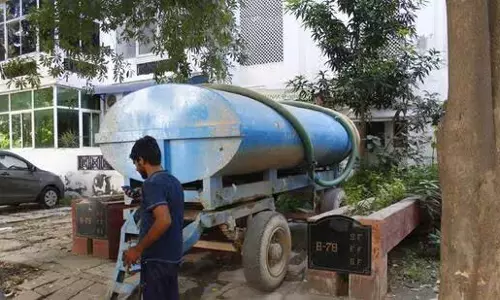 Haryana: खराब स्टेशन के कारण सेक्टर 21 में 5 दिनों से पानी नहीं Haryana: खराब स्टेशन के कारण सेक्टर 21 में 5 दिनों से पानी नहीं