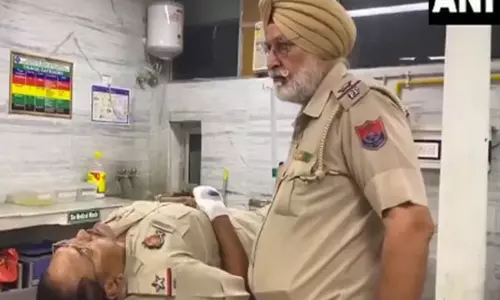 धान खरीद के दौरान किसान यूनियन ने Punjab police team पर हमला किया धान खरीद के दौरान किसान यूनियन ने Punjab police team पर हमला किया