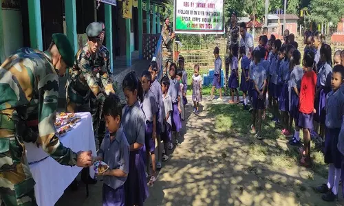 Army ने तिनसुकिया में छात्रों के साथ राष्ट्रीय शिक्षा दिवस मनाया
