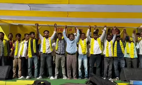 Assam : शिवसागर कस्बे में कांग्रेस, भाजपा, एजीपी के 500 से अधिक सदस्य रायजोर दल में शामिल