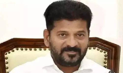 CM Revanth Reddy कांग्रेस नेताओं से बातचीत के लिए दिल्ली रवाना हुए