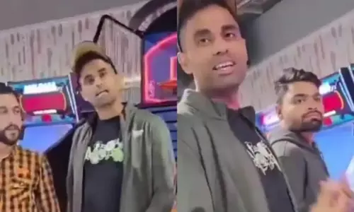 फैन ने सूर्यकुमार यादव से पूछा ऐसा सवाल आप पाकिस्तान क्यों नहीं आते फैन ने सूर्यकुमार यादव से पूछा ऐसा सवाल आप पाकिस्तान क्यों नहीं आते