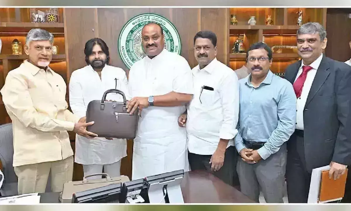 Atchannaidu ने 43,402.33 करोड़ रुपये का कृषि बजट पेश किया Atchannaidu ने 43,402.33 करोड़ रुपये का कृषि बजट पेश किया