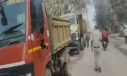 ब्लीचिंग प्लांट में रेड, किया जा रहा था रेत का अवैध भंडारण ब्लीचिंग प्लांट में रेड, किया जा रहा था रेत का अवैध भंडारण
