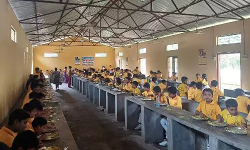 Assam में चाय बागानों और चार क्षेत्र के छात्रों को अंडे की खुराक देकर पोषण बढ़ाया गया Assam में चाय बागानों और चार क्षेत्र के छात्रों को अंडे की खुराक देकर पोषण बढ़ाया गया