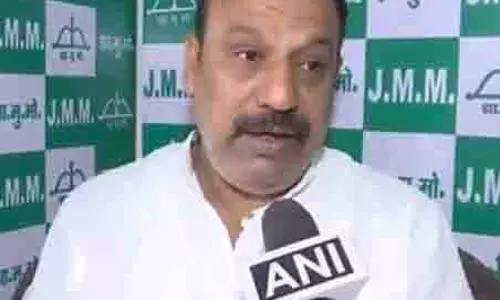 झारखंड और पश्चिम बंगाल में ईडी की छापेमारी की JMM नेता ने निंदा की झारखंड और पश्चिम बंगाल में ईडी की छापेमारी की JMM नेता ने निंदा की