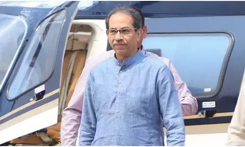 Ausa में अपने भाषण के दौरान उद्धव ठाकरे ने महायुति की कड़ी आलोचना Ausa में अपने भाषण के दौरान उद्धव ठाकरे ने महायुति की कड़ी आलोचना