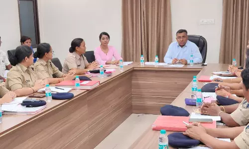 आईजी अमरेश मिश्रा ने ली रायपुर रेंज के सभी एसपी की मीटिंग