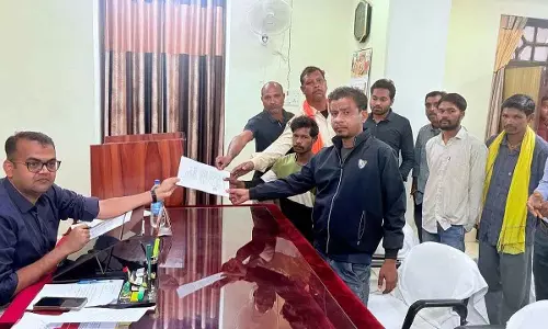 आयोग अध्यक्ष की लापरवाही, जीवित को बताया था मृत