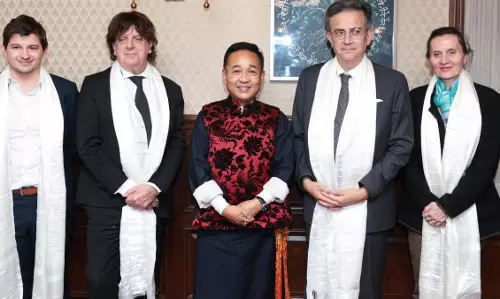 Sikkim : फ्रांसीसी राजदूत ने मुख्यमंत्री से मुलाकात की Sikkim : फ्रांसीसी राजदूत ने मुख्यमंत्री से मुलाकात की