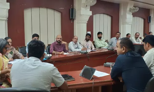 Bikaner: जिला कलेक्टर ने पखवाड़े की तैयारी की समीक्षा बैठक में दिए निर्देश