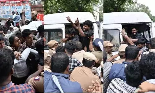 Chennai: उस दिन सैदापेट स्कूल, आज मीनाक्षी कॉलेज, छात्रों ने की हड़ताल Chennai: उस दिन सैदापेट स्कूल, आज मीनाक्षी कॉलेज, छात्रों ने की हड़ताल