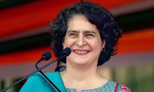 प्रचार के लिए धार्मिक प्रतीकों का इस्तेमाल: प्रियंका गांधी का शिकायत दर्ज प्रचार के लिए धार्मिक प्रतीकों का इस्तेमाल: प्रियंका गांधी का शिकायत दर्ज