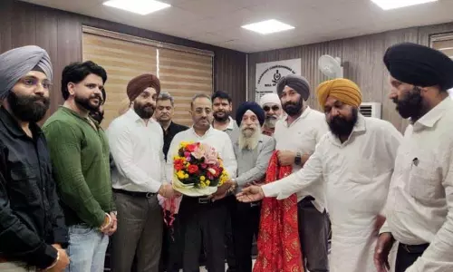 AJKTWA प्रतिनिधिमंडल ने संभागीय आयुक्त व अन्य से मुलाकात की AJKTWA प्रतिनिधिमंडल ने संभागीय आयुक्त व अन्य से मुलाकात की