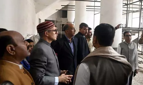 Jammu: सीएम ने सिविल सेक्रेटेरियट से काम शुरू किया, पहले दिन भव्य स्वागत हुआ