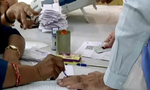 झारखंड में पहले चरण के मतदान, Wayanad और 33 विधानसभा सीटों पर उपचुनाव के लिए मंच तैयार झारखंड में पहले चरण के मतदान, Wayanad और 33 विधानसभा सीटों पर उपचुनाव के लिए मंच तैयार