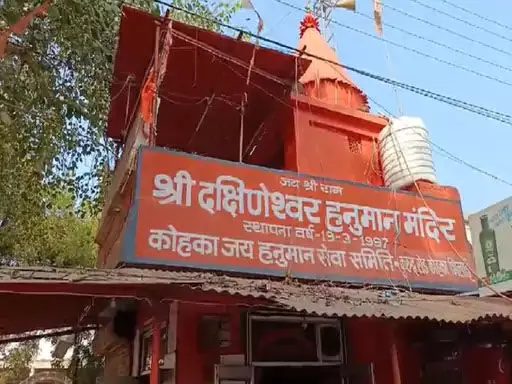 पुजारी दहशत में, हनुमान मंदिर के पास लगता है शराबियों का डेरा