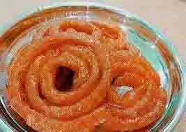 Potato Jalebi Recipe: मैदा नहीं अब घर पर तैयार करें आलू की जलेबी