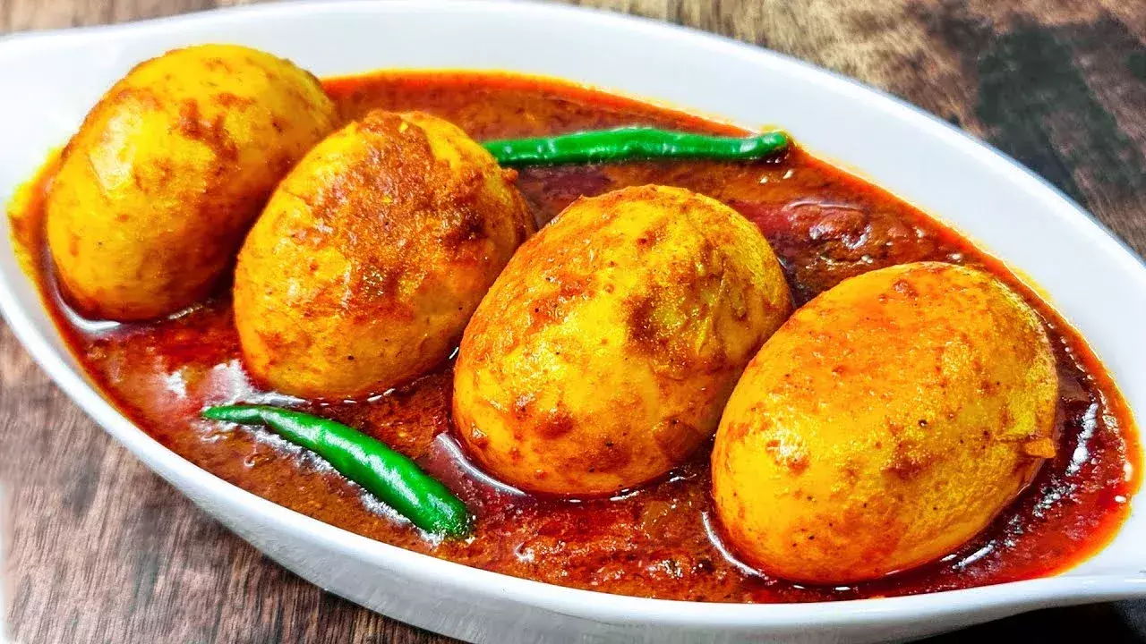 Egg curry उंगलियां चाटते रह जाएंगे परिवार वाले