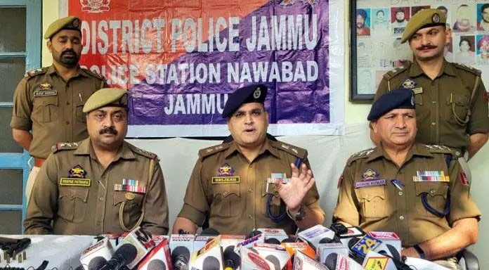 Jammu: गोलीबारी की घटना में शामिल दो कुख्यात अपराधी गिरफ्तार