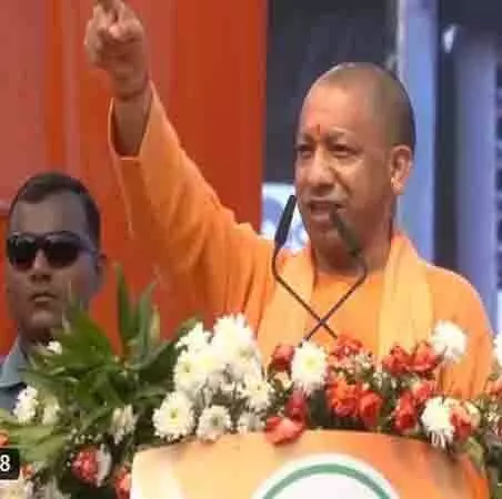 कांग्रेस की चौथी पीढ़ी भी कश्मीर में अनुच्छेद 370 बहाल नहीं कर पाएगी: Yogi Adityanath