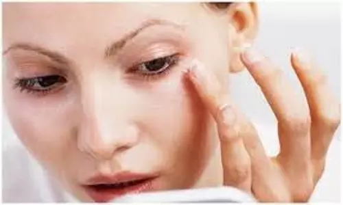 Skin Care: डार्क सर्कल्स से पाना है छुटकारा तो इस्तेमाल करें ठंडा दूध Skin Care: डार्क सर्कल्स से पाना है छुटकारा तो इस्तेमाल करें ठंडा दूध