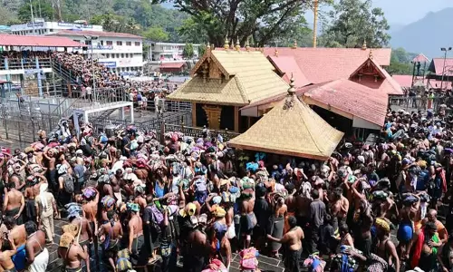Kerala: चक्कुपल्लम में विनियमित कार पार्किंग को उच्च न्यायालय की मंजूरी Kerala: चक्कुपल्लम में विनियमित कार पार्किंग को उच्च न्यायालय की मंजूरी