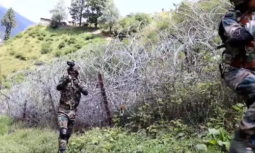 J&K: कुपवाड़ा-बांदीपोरा के जंगलों में गोलीबारी, अभियान जारी