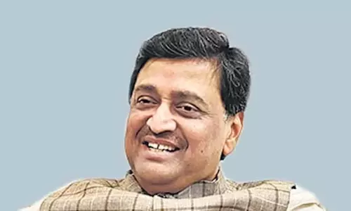 लोकलुभावन योजनाएं भारतीय राजनीति में बनी रहेंगी Ashok Chavan