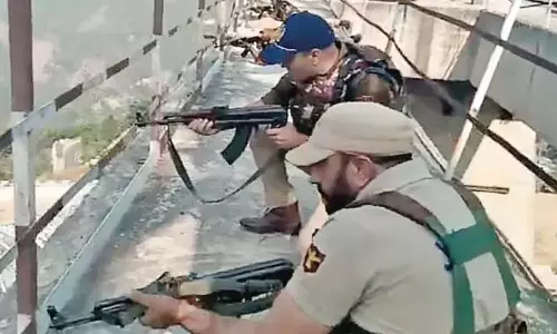 J&K: सुरक्षा बलों ने दुनिया के सबसे ऊंचे रेलवे पुल पर मॉक ड्रिल की