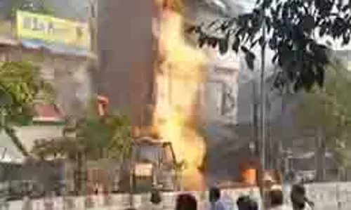 Haryana Blast: जमीन खोद रही थी जेसीबी, अचानक हुआ ब्लास्ट Haryana Blast: जमीन खोद रही थी जेसीबी, अचानक हुआ ब्लास्ट